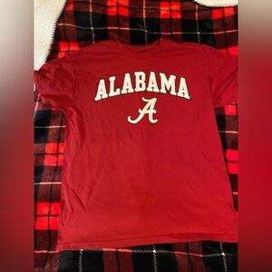 The Victory Red Graphic T-Shirt size large Alabama